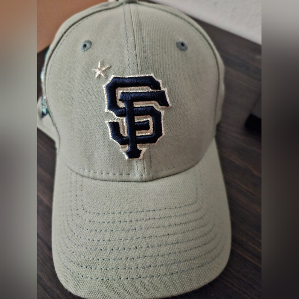 BNWOT NEW ERA SAN FRANCISCO GIANTS FLEX FIT